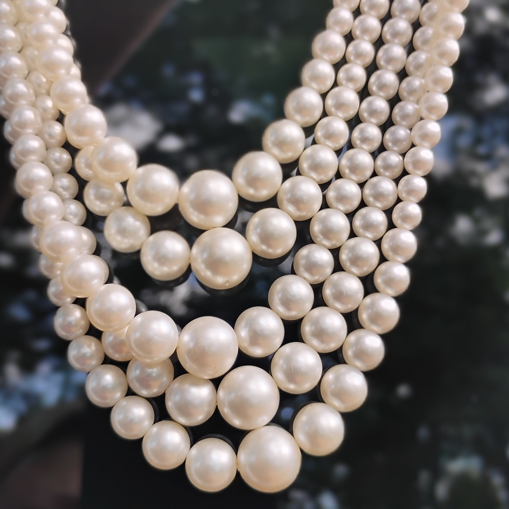 Elegant Pearl Necklace